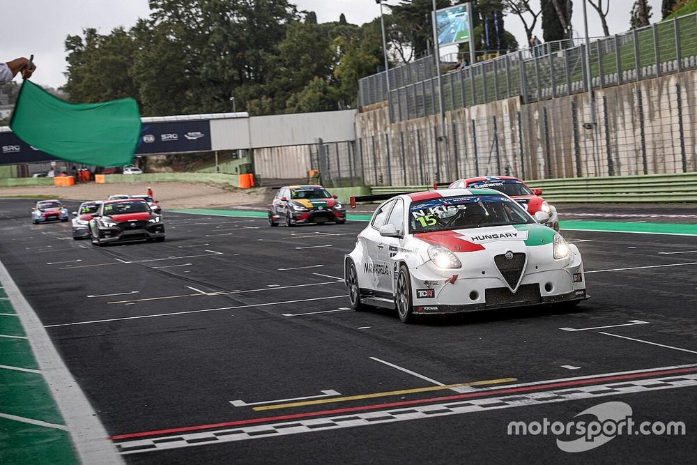 #15 HUN Alfa Romeo Giulietta TCR, Norbert Kiss, Team Hungary