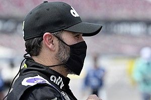 Jimmie Johnson dio positivo a COVID-19 y no correrá