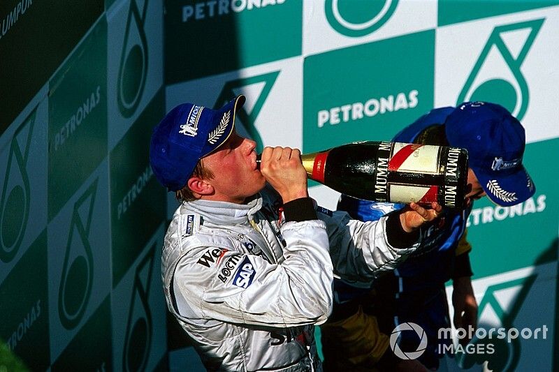 Ma 17 éve, hogy Räikkönen először nyert a Forma-1-ben: majdnem megvolt a vb-cím a McLarennel