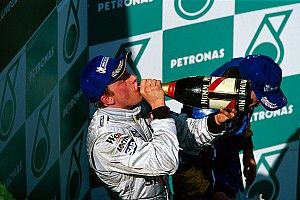 Ma 17 éve, hogy Räikkönen először nyert a Forma-1-ben: majdnem megvolt a vb-cím a McLarennel