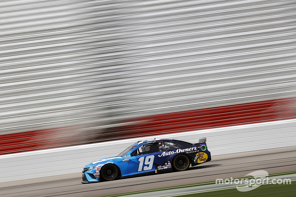 Truex comes up short at Atlanta but is "knocking on the door"