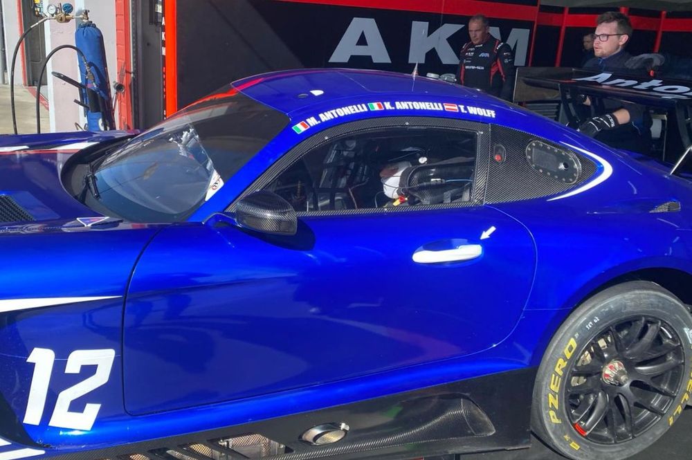 Toto Wolff op Imola in de Mercedes GT3 van Marco Antonelli