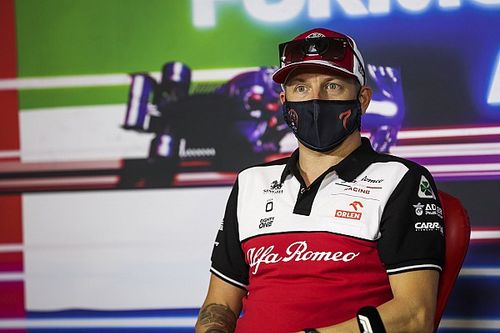 Raikkonen grapt over F1-afscheid: "Ben blij als het erop zit"