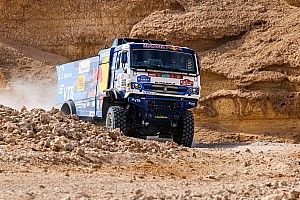 Dakar | Camion, Tappa 7: Shibalov svetta, Van Kasteren soffre