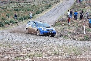Jarak Tak Halangi Dua Keluarga Muda demi Menonton Danau Toba Rally