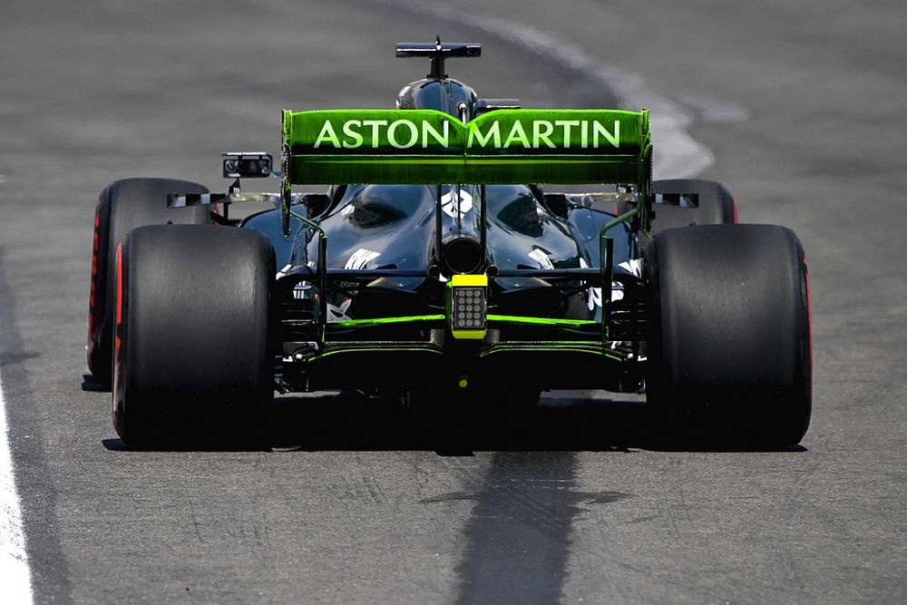 На базе Aston Martin произошел пожар