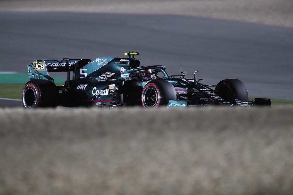Vettel explica la principal debilidad de Aston Martin este año