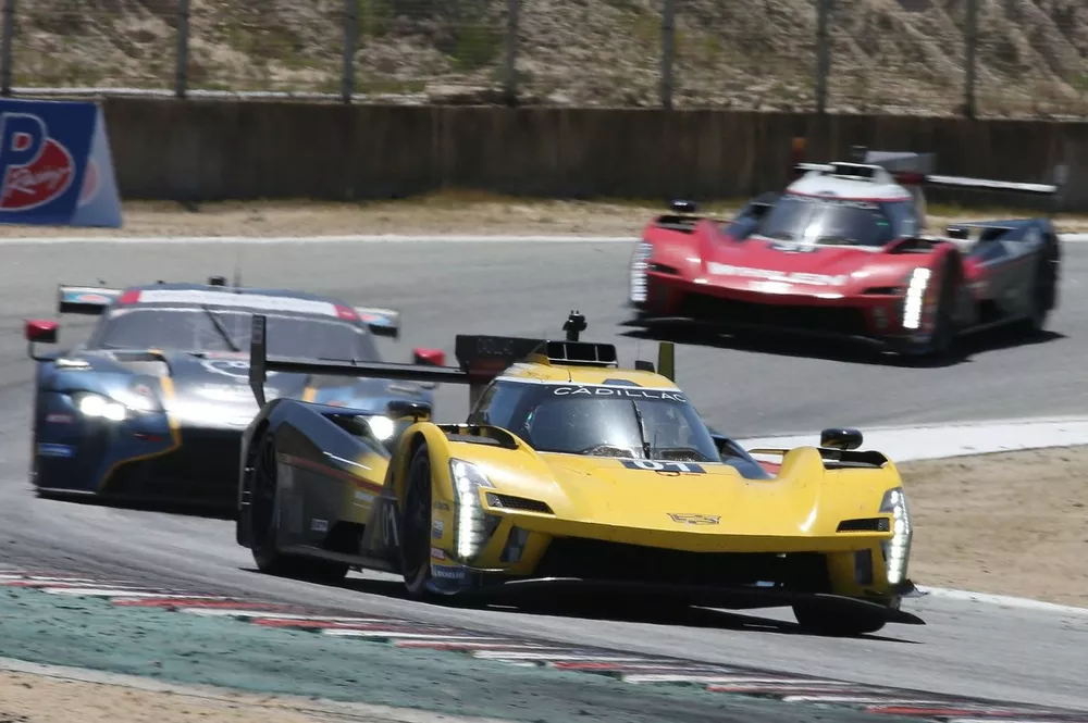 #01 Chip Ganassi Racing, Cadillac V-LMDh, GTP: Renger van der Zande, Sebastien Bourdais
