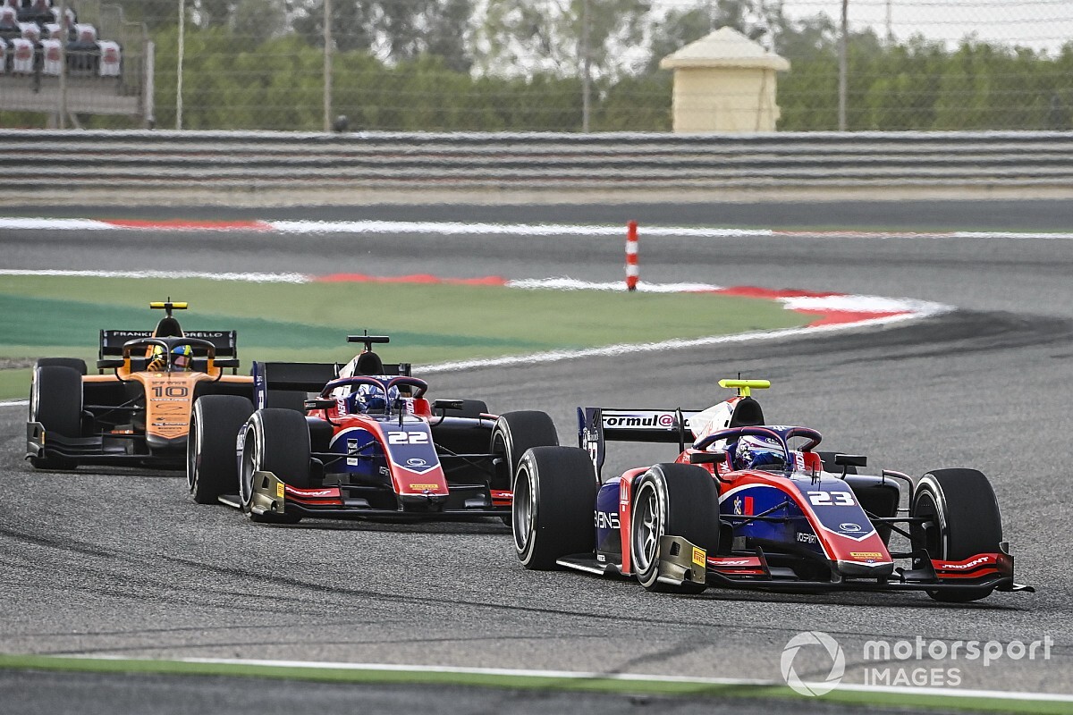 Trident fields Sato and Viscaal in FIA F2