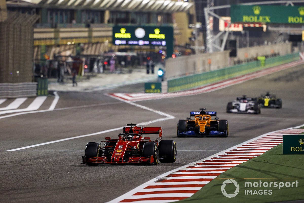 Pesan McLaren kepada Ferrari Bikin Sainz Terharu