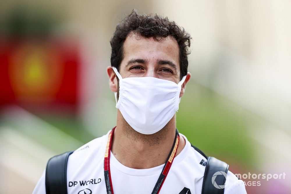 Ricciardo: Ketten fogunk harcolni Perez ellen!