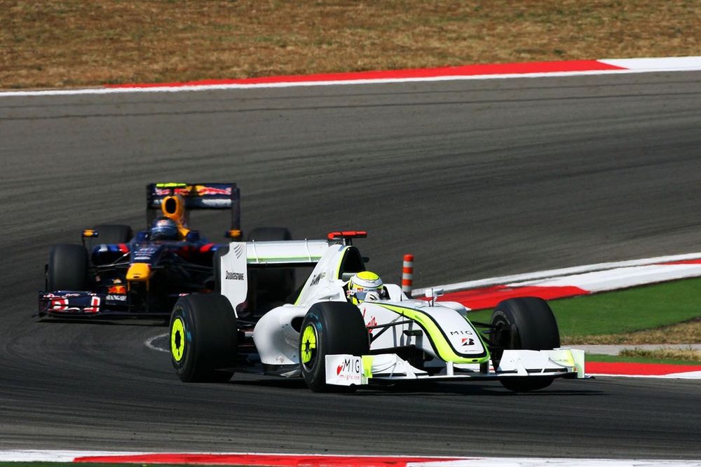 Jenson Button, Brawn Grand Prix BGP 001, Sebastian Vettel, Red Bull Racing RB5
