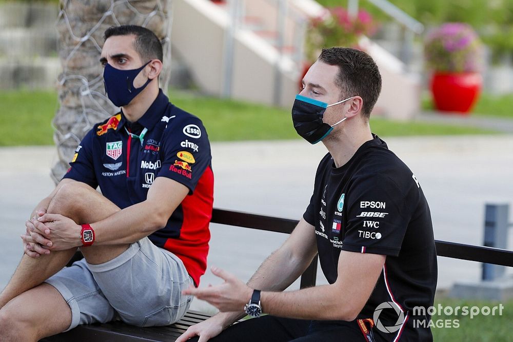 Sebastien Buemi, reserverijder Red Bull Racing, en Stoffel Vandoorne, reserverijder Mercedes-AMG F1