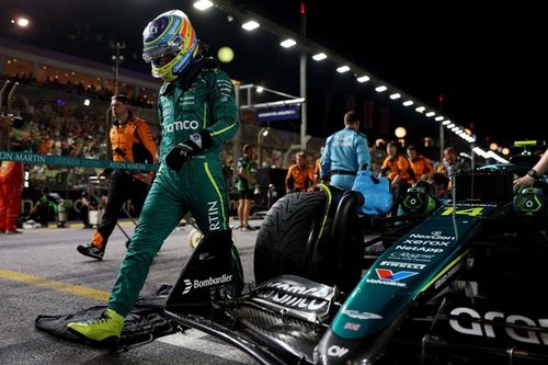 F1 - Alonso responde Hadjar após Singapura: "Tem um carro rápido, mas poucos pontos"