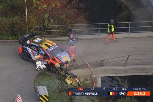 WRC | Europa Central: &iexcl;Neuville choca contra un puente! Etapa cancelada