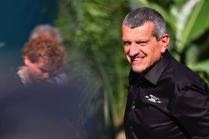 F1: 'Algumas pessoas na Ferrari se arrependem de contratar Hamilton', diz ex-chefe de equipe