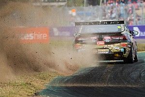 Townsville Supercars: Reynolds pips Mostert to pole