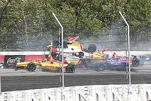 Rossi y Sato discuten por el accidente en Pocono