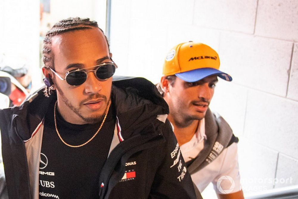 Lewis Hamilton, Mercedes AMG F1 en Carlos Sainz Jr., McLaren 