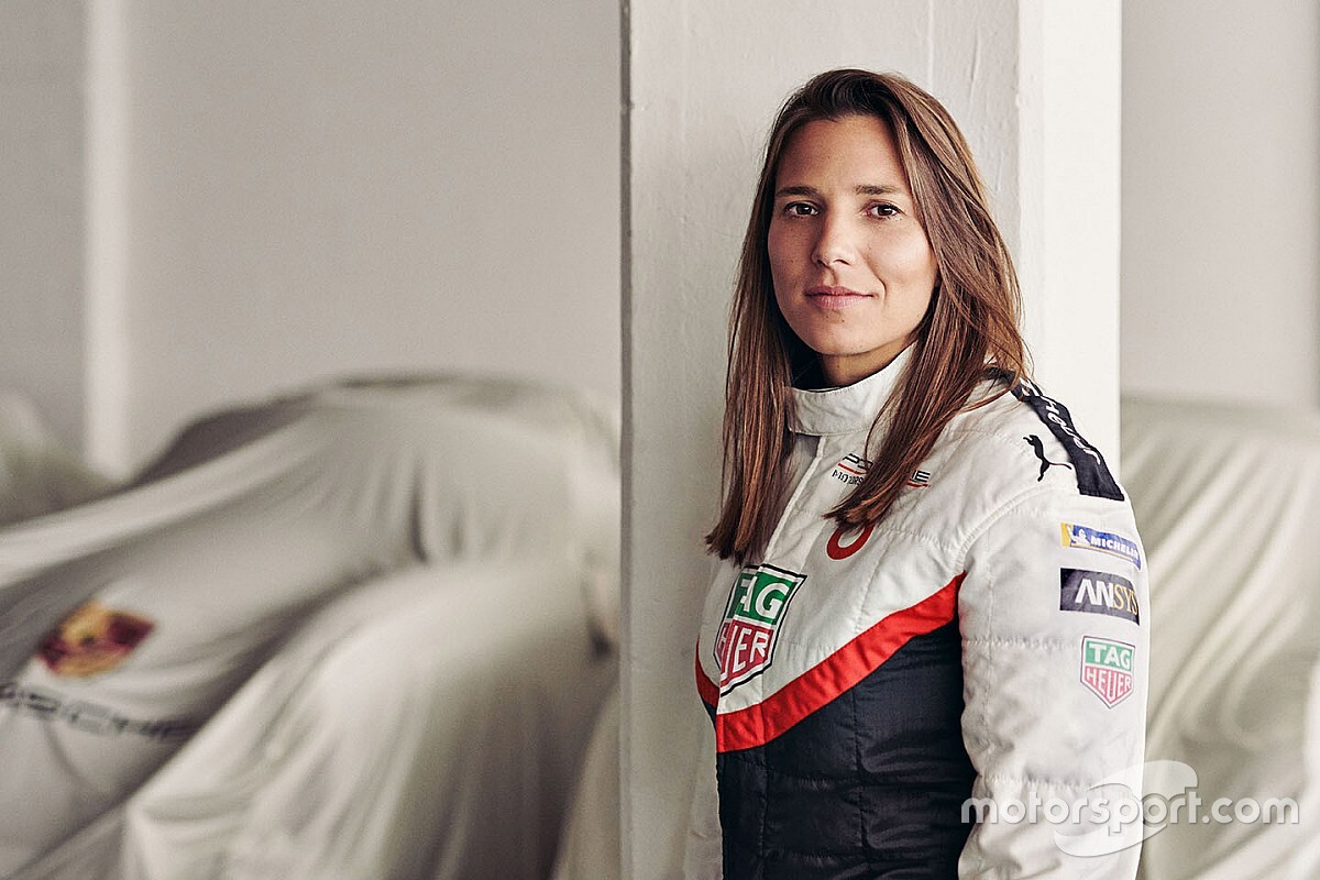 Indy 500: la De Silvestro correrà con un team tutto al femminile