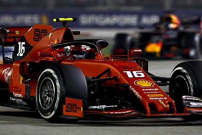 Hoe Ferrari Leclerc onbedoeld de zege ontnam in Singapore