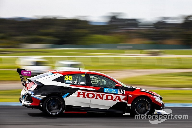 Girolami domina el viernes del TCR Australia