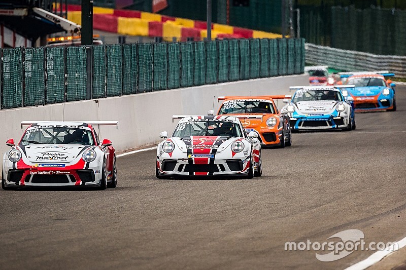 Porsche Carrera Cup Fransa: Ayhancan liderken lastik patlattı, Latorre kazandı