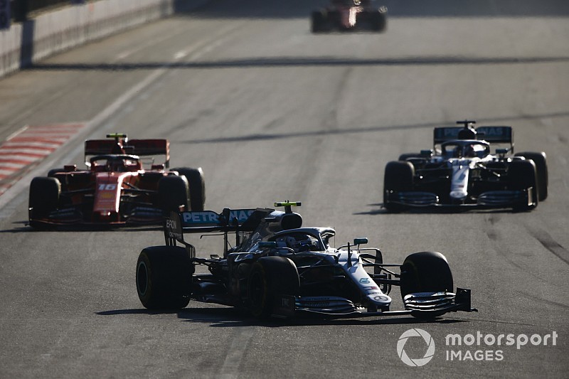 Hamilton: Ferrari moet stap zetten om te strijden met Mercedes