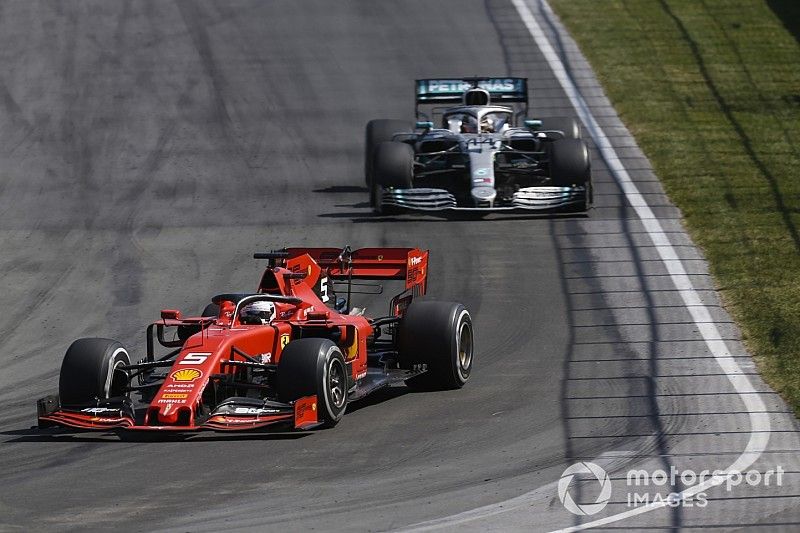 Sebastian Vettel, Ferrari SF90, Lewis Hamilton, Mercedes AMG F1 W10