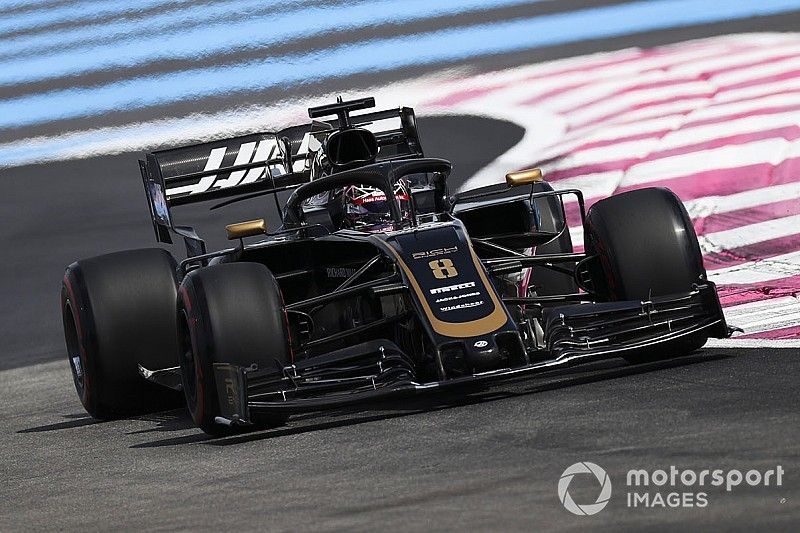 Пилоты Haas поделились противоположными ощущениями от своего болида