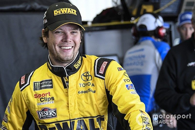  Erik Jones, Joe Gibbs Racing, Toyota Camry DeWalt