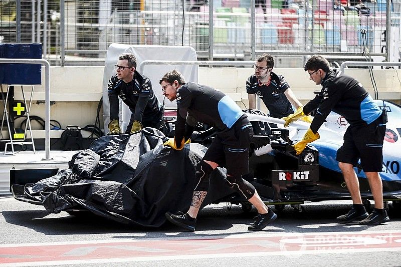 The damaged car of George Russell, Williams Racing FW42