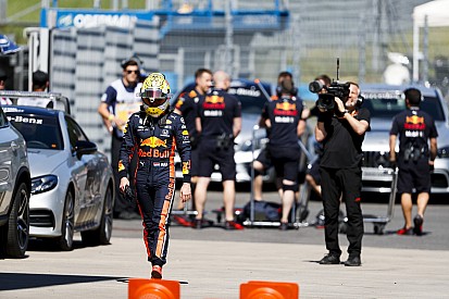 Verstappen peine à expliquer son crash autrement que par le vent