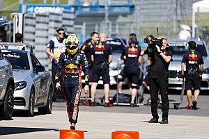 Verstappen peine à expliquer son crash autrement que par le vent