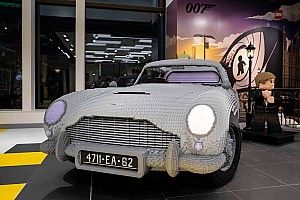 レゴブロック製のボンドカー! 実物大アストンマーチンDB5登場……スパイカーらしくギミック再現も
