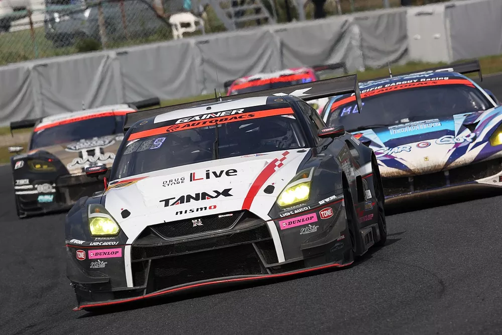 #10 TANAX GAINER GT-R