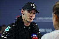 Расселл: Я просил промежуточные шины, а получил слики