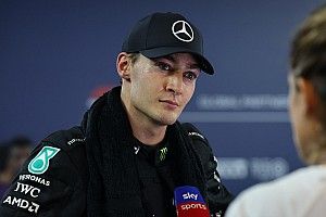 Расселл: Я просил промежуточные шины, а получил слики