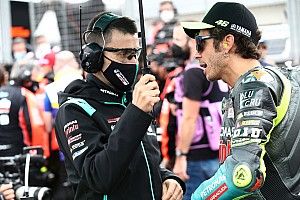 Keputusan Valentino Rossi Bikin Sahabatnya Patah Hati