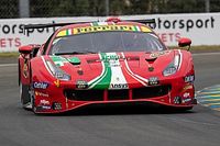 Ferrari ударила Corvette перед стартом «Ле-Мана». Пилот не видел, куда едет