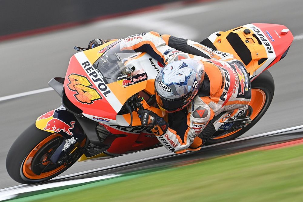 MotoGPイギリスGP予選:ポル・エスパルガロ、ホンダ移籍後初PP! 中上貴晶は15番手