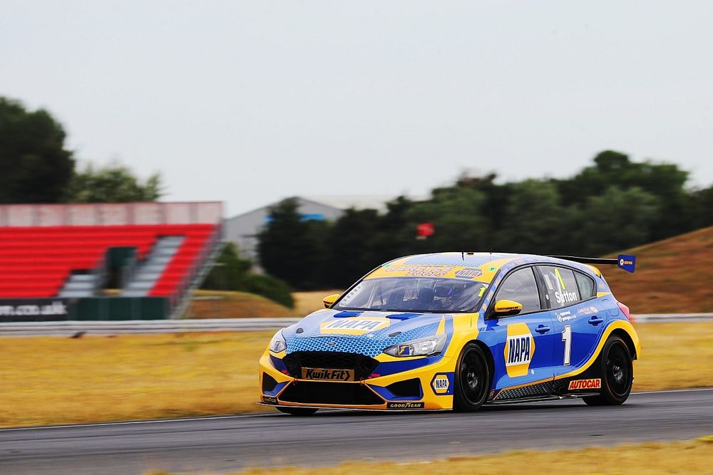 Sutton leads Ford 12 at BTCC tyre test as Tandy gets runout