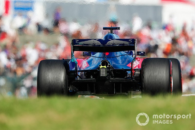 A Red Bull szerződést bonthat Hartley-val