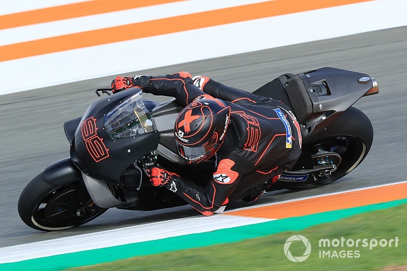 GALERÍA: Lorenzo en Honda y más novedades de la prueba en Valencia