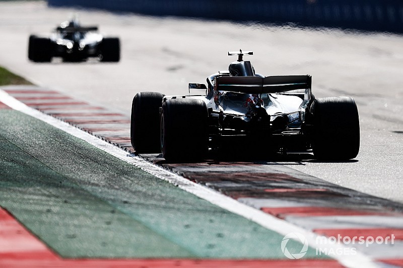 Mercedes "pas préoccupé" par les hésitations du moteur de Hamilton