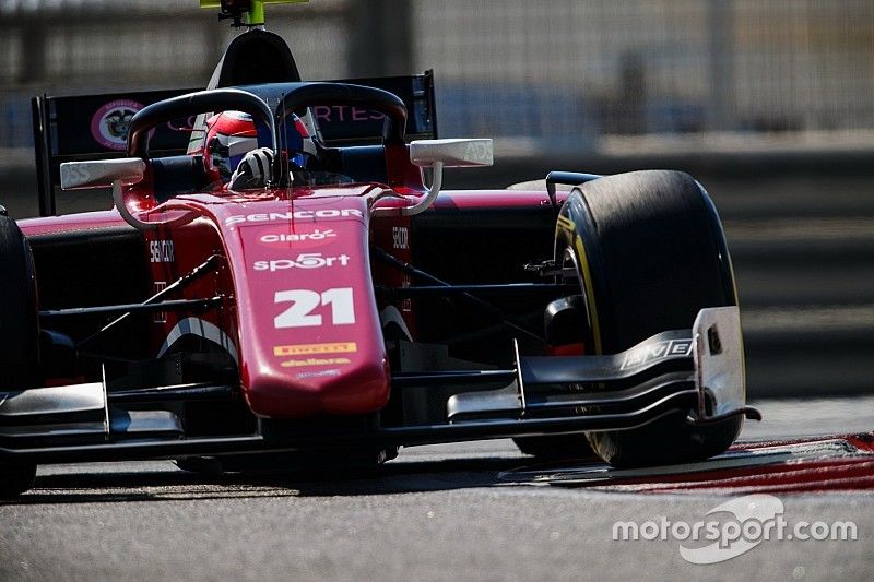 Deletraz lidera el jueves de la F2 en Abu Dhabi, con Tatiana Calderón en el sexto lugar