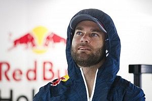Van Gisbergen surprised by Tander Bathurst signing