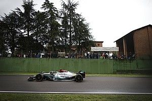 F1: Hamilton diz que carro de 2022 da Mercedes "não está longe" da desastrosa McLaren de 2009
