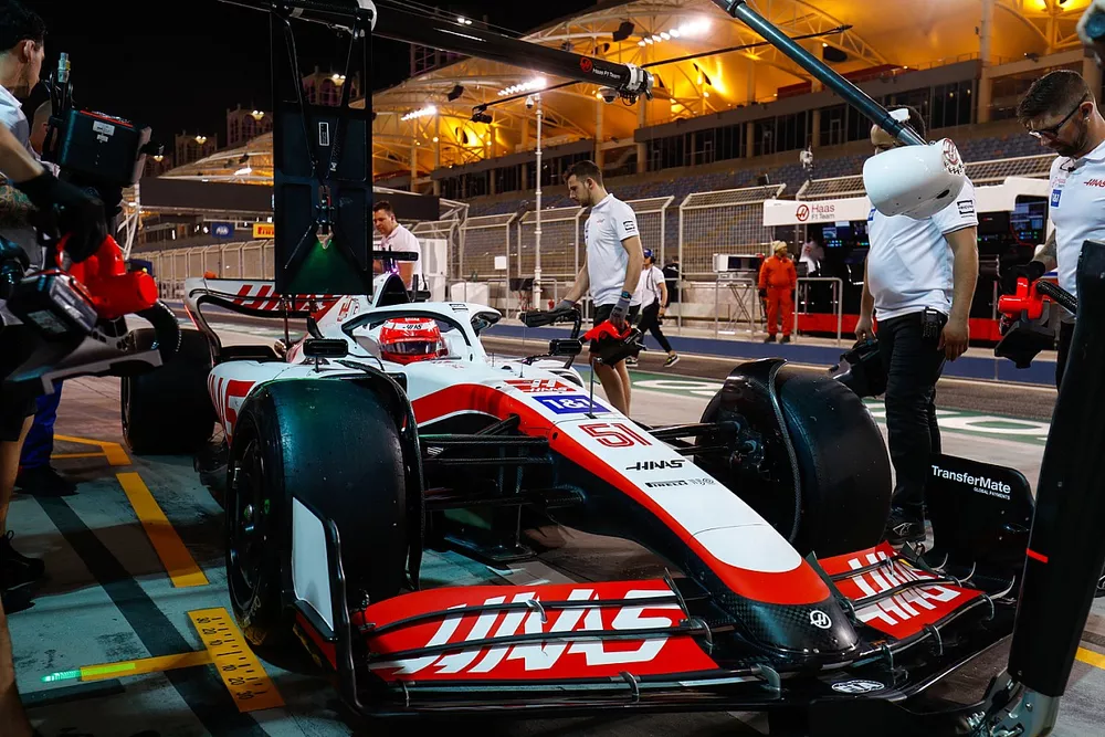 Pietro Fittipaldi, Haas VF-22, arrive dans les stands