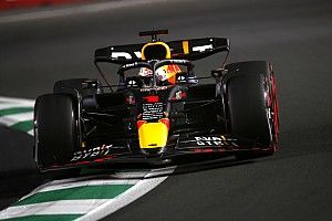 F1: Verstappen ultrapassa Leclerc no final e vence GP da Arábia Saudita